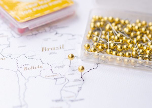 map-push-pin-decorative-gold-aspect-ratio-1800-1285